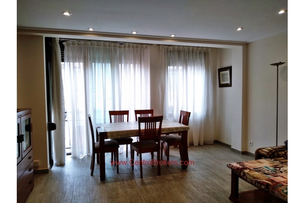 Odnowiony apartament z 3 sypialniami i 2 łazienkami blisko centrum i plaży w  centrum miasta Cullera